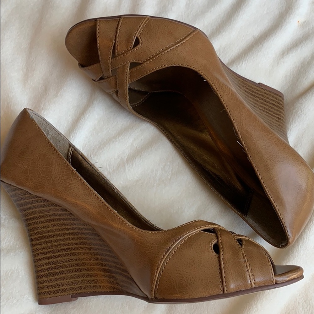 Classified Wedge Heel